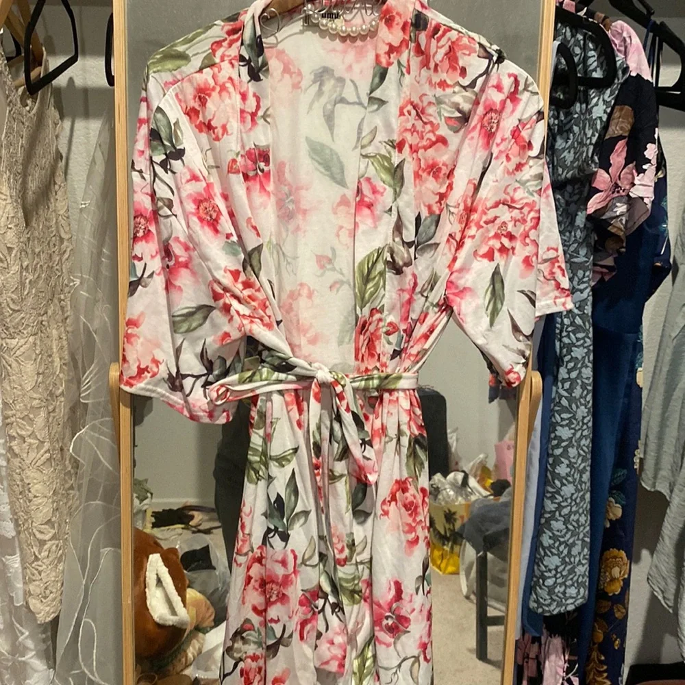 Pink Floral Robe - Picture 2 of 6